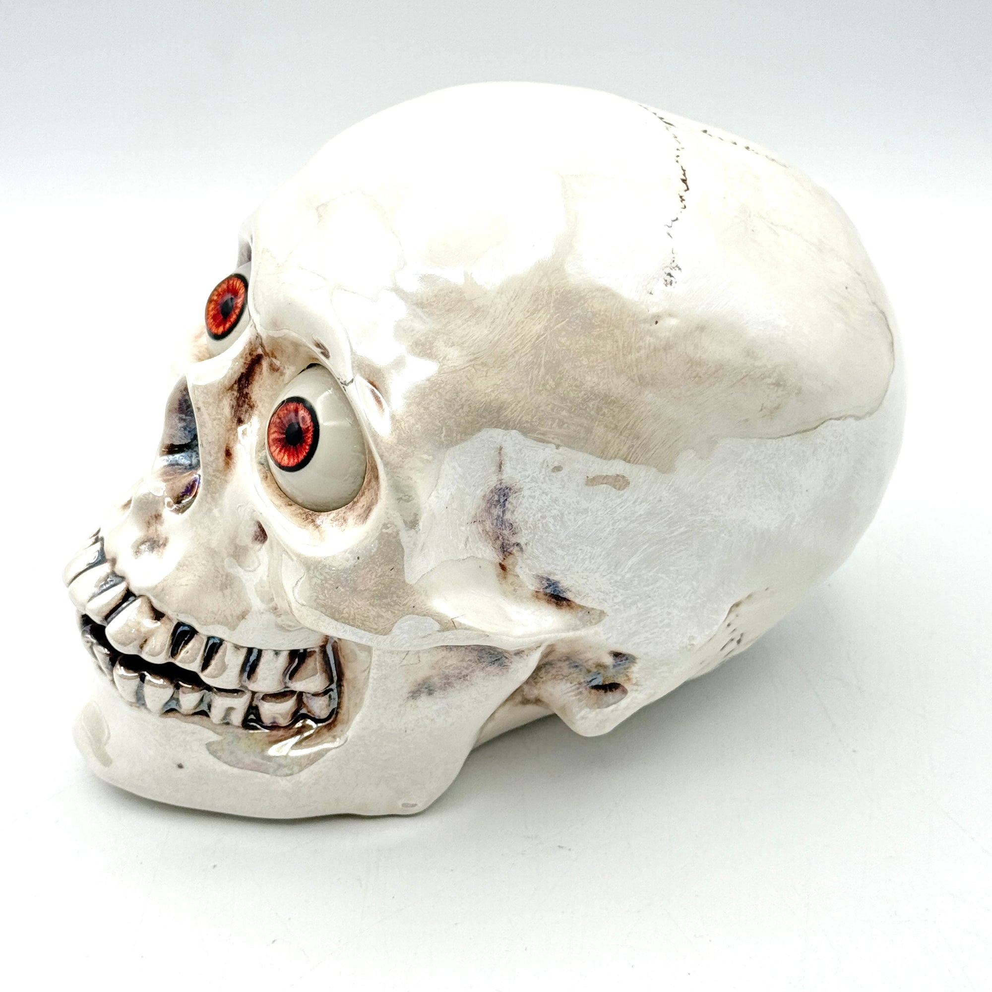 Realistic Ceramic Skull with Color-Changing LED Eyes - Unique Halloween Decor